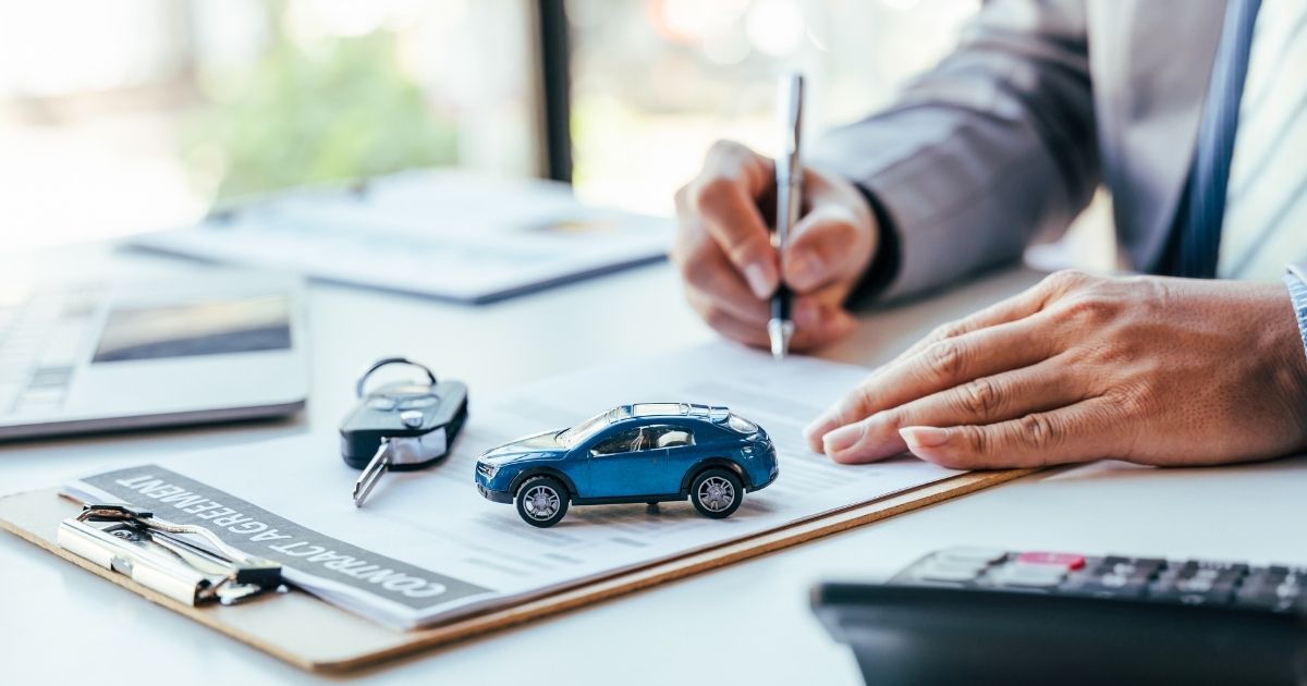 Leasing Transfer: OLG Frankfurt Rules Co-Liability Clause Void