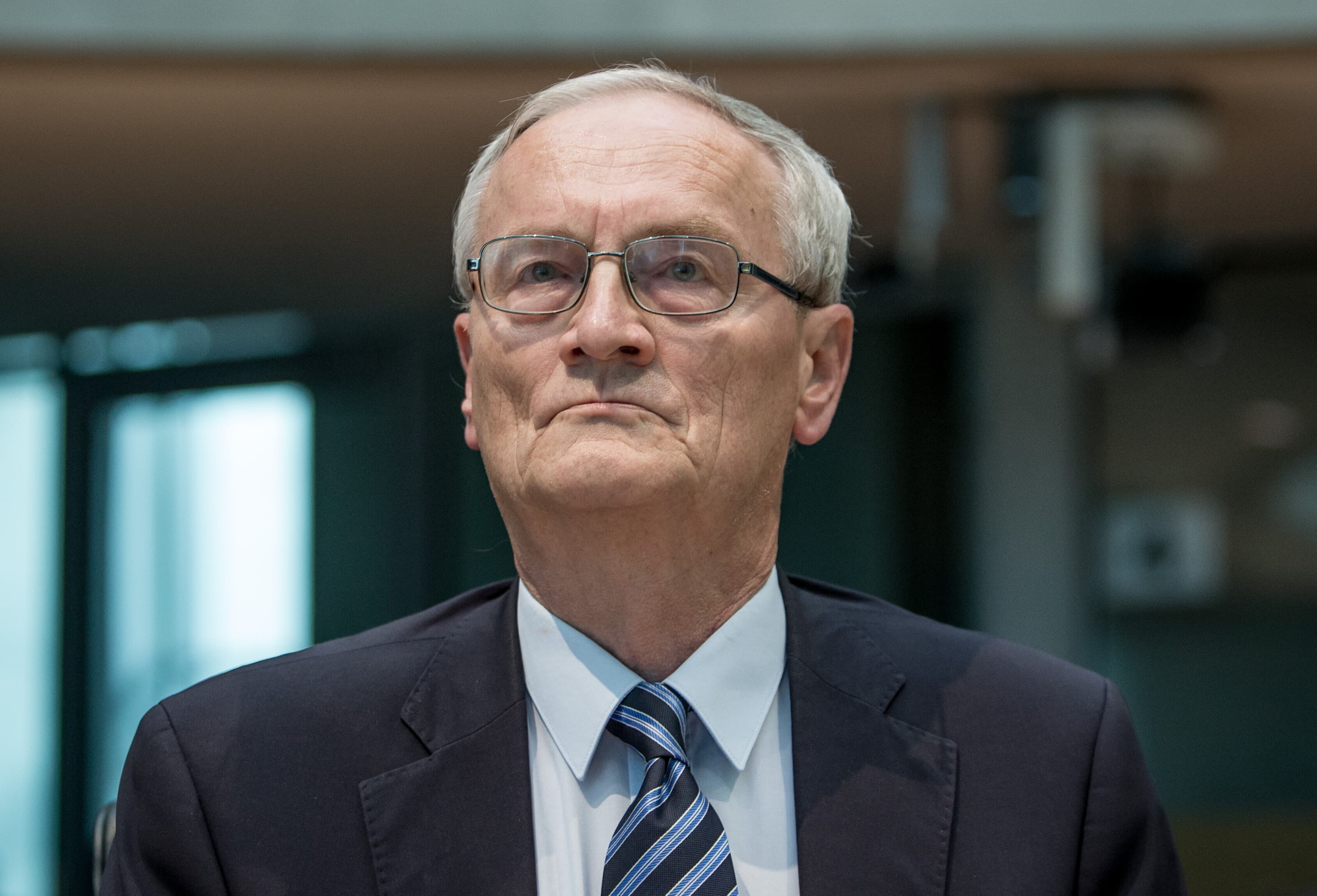 Spionageverdacht: Ex-BND-Präsident Hanning in U-Haft | beck-aktuell